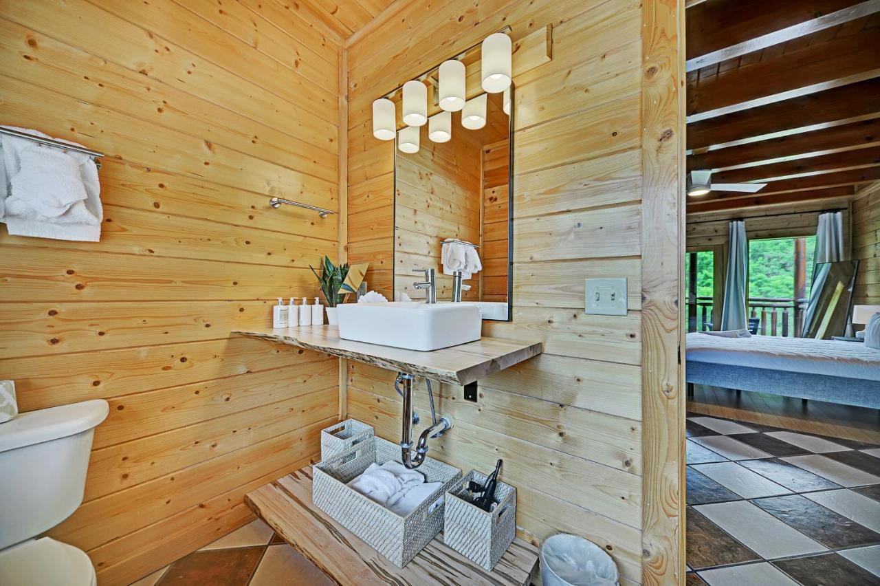 Vila Gorgeous Large Mountain View Cabin W Hot Tub, Free Wifi, Games Sevierville Exteriér fotografie