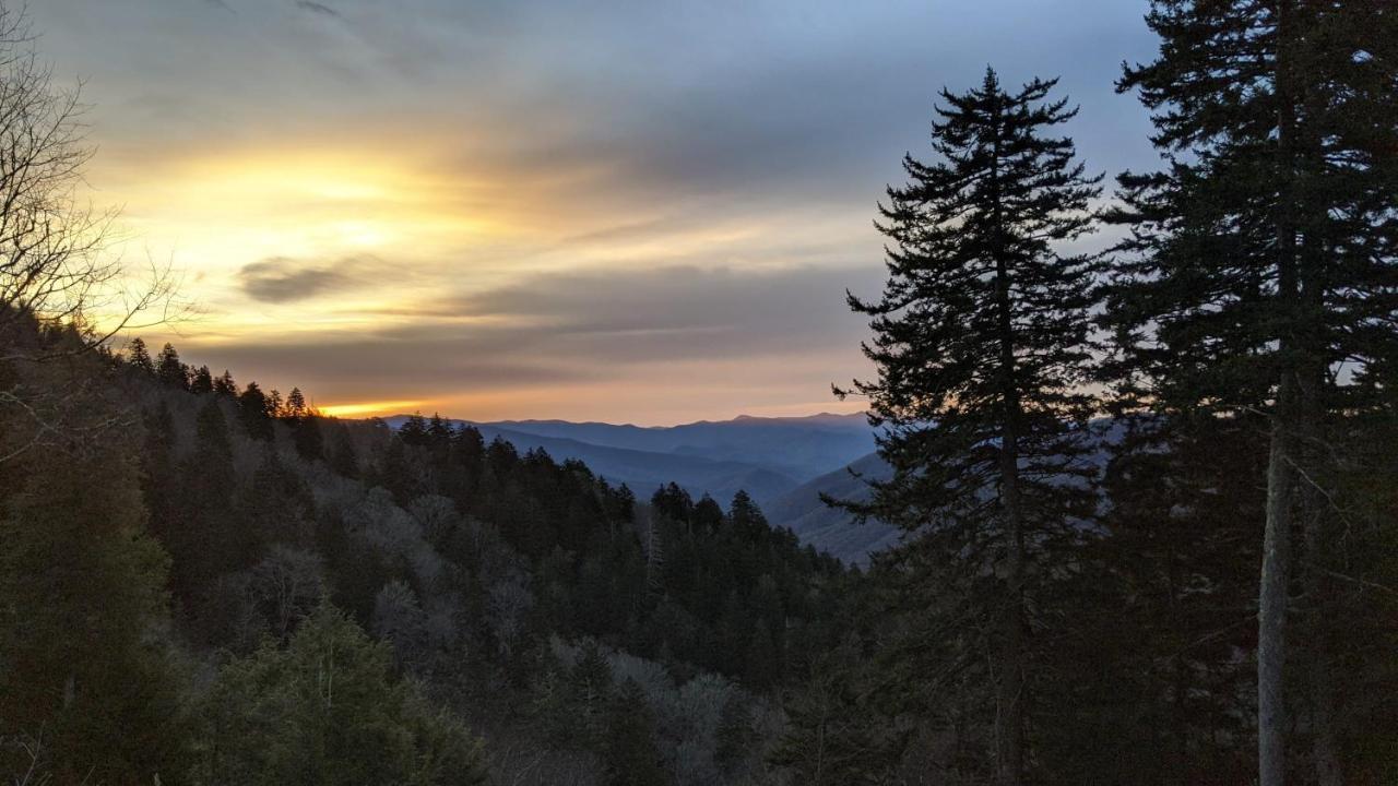 Vila Gorgeous Large Mountain View Cabin W Hot Tub, Free Wifi, Games Sevierville Exteriér fotografie